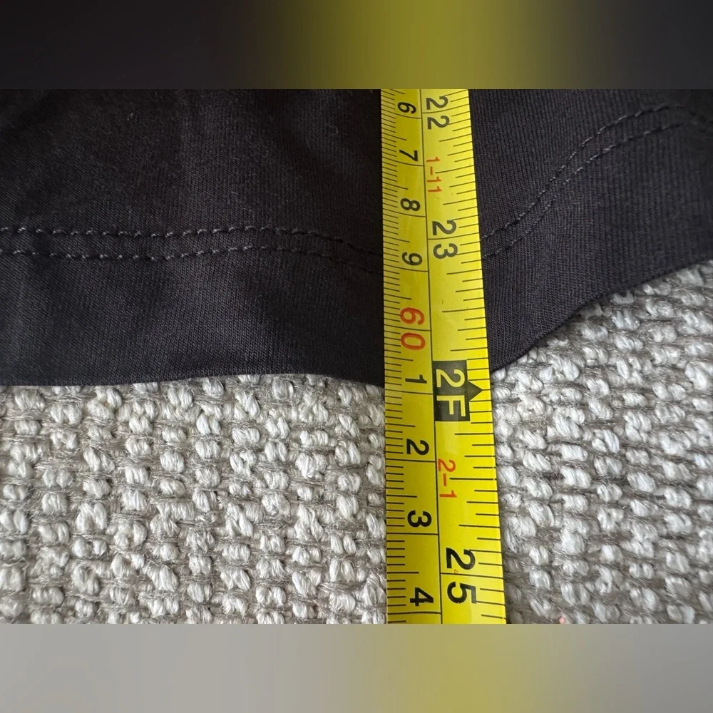 Women’s Barefoot dreams Malibu PJ set  Medium - Picture 7 of 12